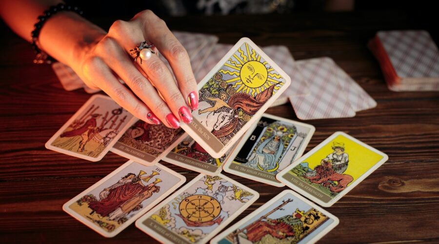 Tarot Card Reading Part 1/3: The Meaning of Symbols